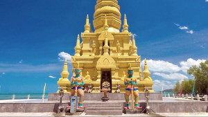 Храм Лем Со (Wat Laem Sor) и золотая пагода