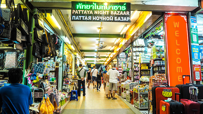 Ночной рынок Pattaya Night Bazaar в Паттайе