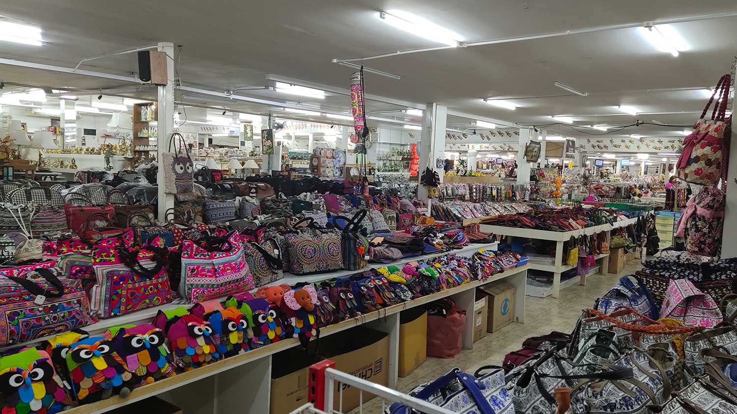 Магазин сувениров Лукдот (Lukdod) в Паттайе